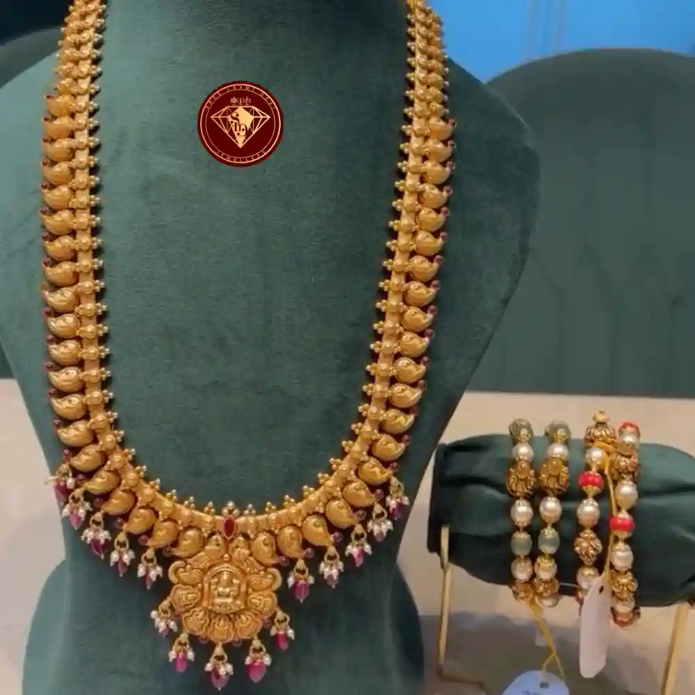 Bridal Temple Jewellery Set with Rich Detailing💍