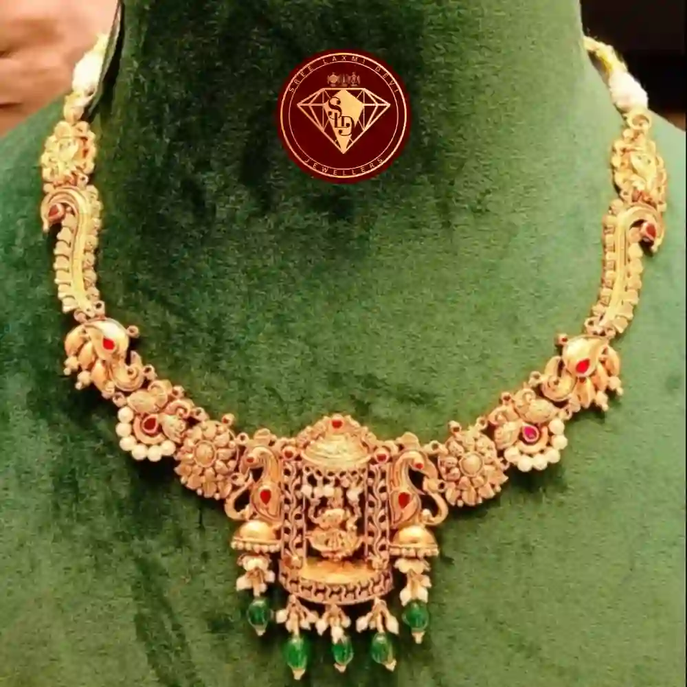 ✨ Antique Temple Choker with Lakshmi & Emerald Drops