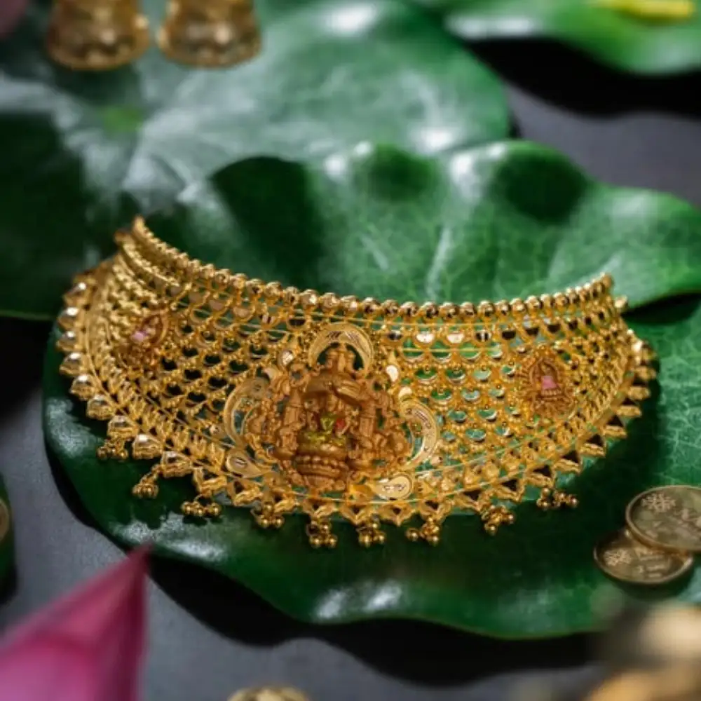 Offer image: 🔥 FLAT 15% OFF + Free Gold Coin 💰 Limited Deals