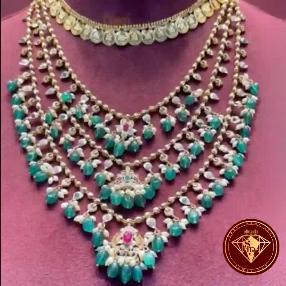 ✨Multi-Layered Emerald & Pearl Necklace