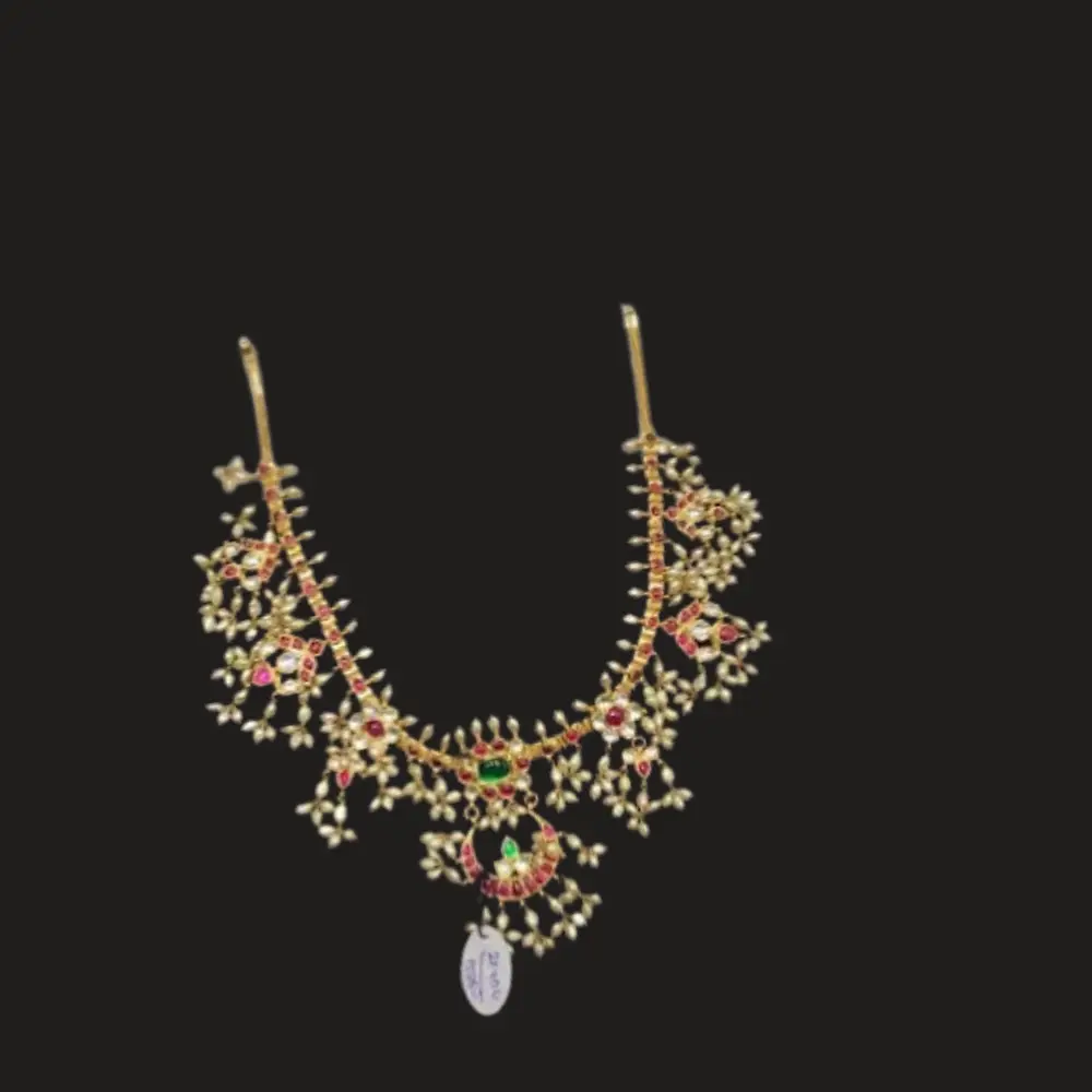 💫 The Royal Glow – Emerald & Diamond Perfection
