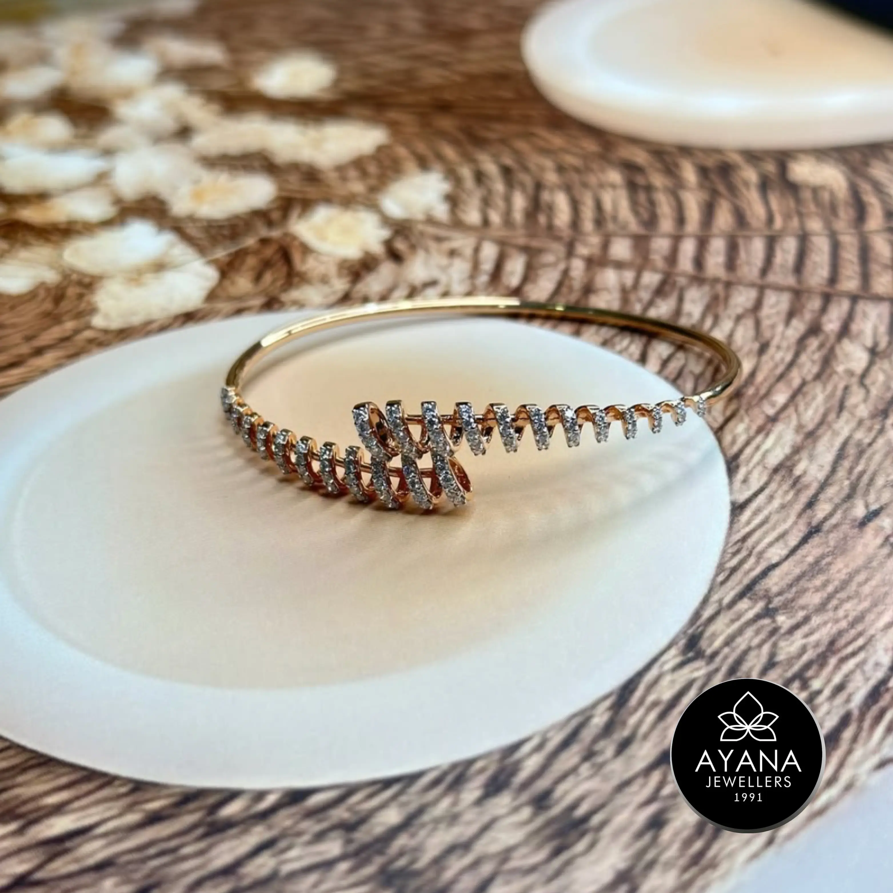 ✨ Radiant Spiral Diamond Rose Gold Bangle 💎